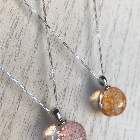 pink flower terrarium necklace - Picture 6 of 6